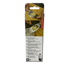 Load image into Gallery viewer, Garlic Press - Fish