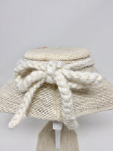 Load image into Gallery viewer, Heart & Flower Collar - Summer