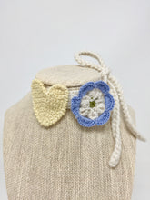 Load image into Gallery viewer, Heart & Flower Collar - Summer