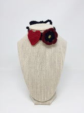 Load image into Gallery viewer, Heart & Flower Collar - Winter