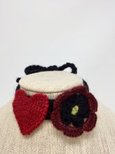 Load image into Gallery viewer, Heart & Flower Collar - Winter