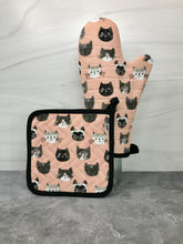 Load image into Gallery viewer, Oven Mitt - Cute Cat Faces