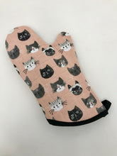 Load image into Gallery viewer, Oven Mitt - Cute Cat Faces