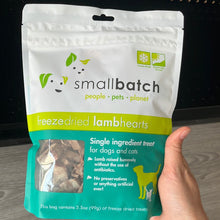 Load image into Gallery viewer, Smallbatch Freeze-Dried Lamb Hearts 3.5oz
